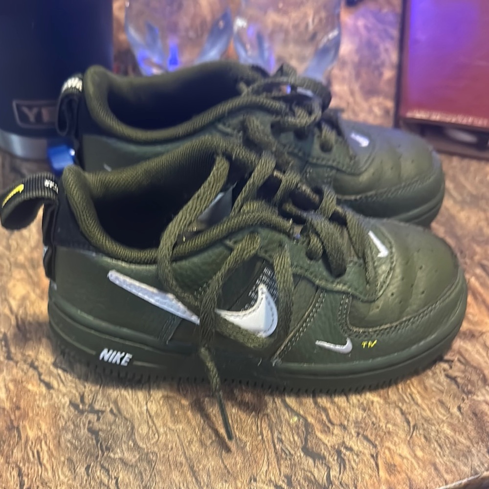 Nike Green Sneakers Air Force 1 Style